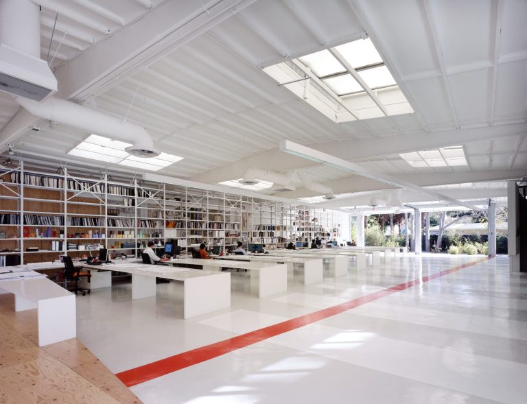 INTERIOR VIEW OF WORKSTATIONS BENNY CHAN scaled 768x589