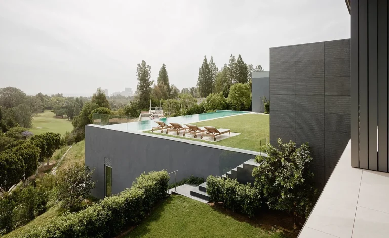00HERO GREYHOUSE 768x471