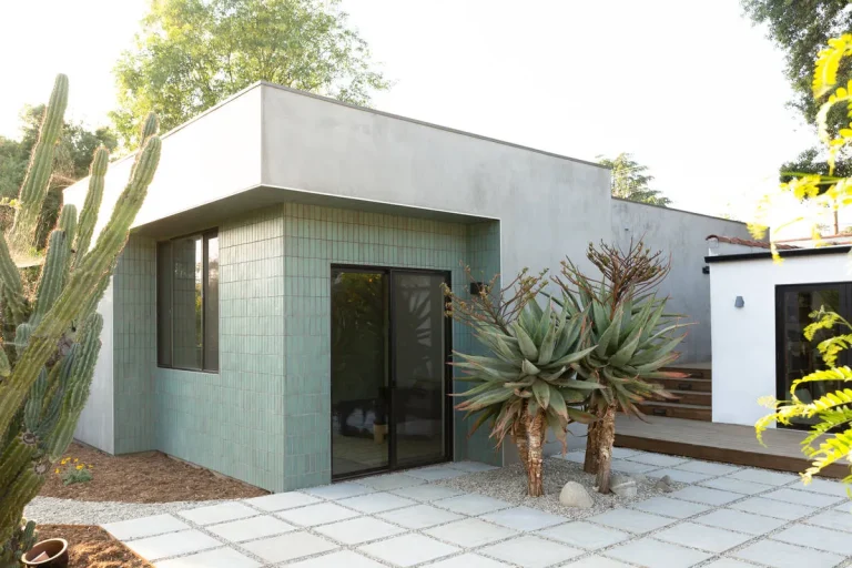 2015 P Exterior 02 1200 800 1200 800 768x512