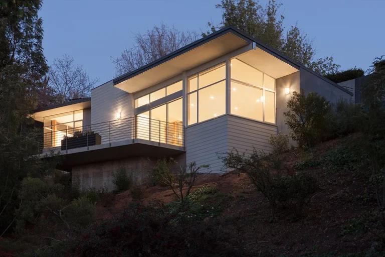 3 929 N Las Lomas Exterior Dusk Small copy 768x512