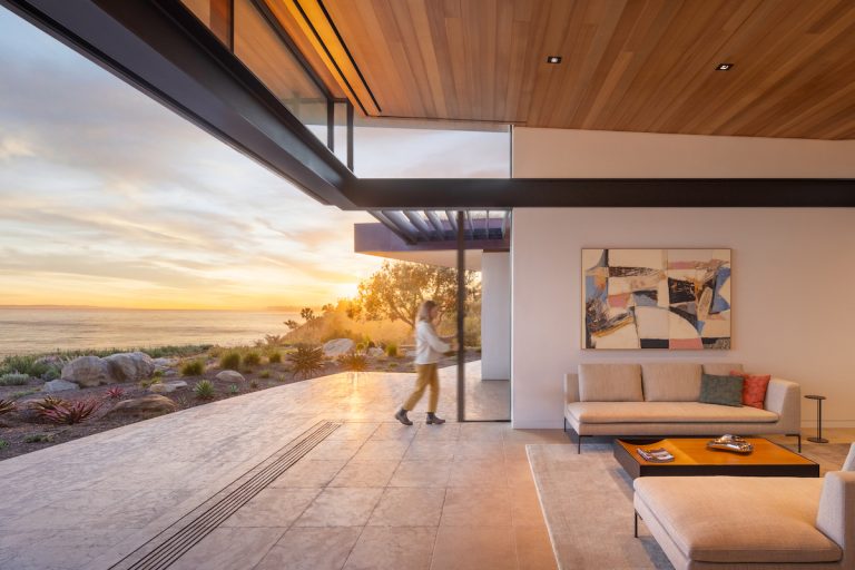 Blackbird Architects Ocean Bluff Residence 50104 BBird Sealedge 0688 2 Edit FLAT 4 copy 768x512