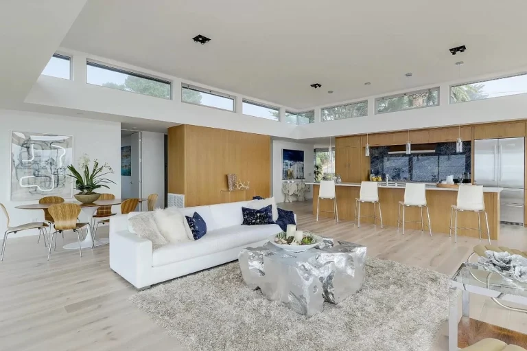 Living Room away from view 768x511