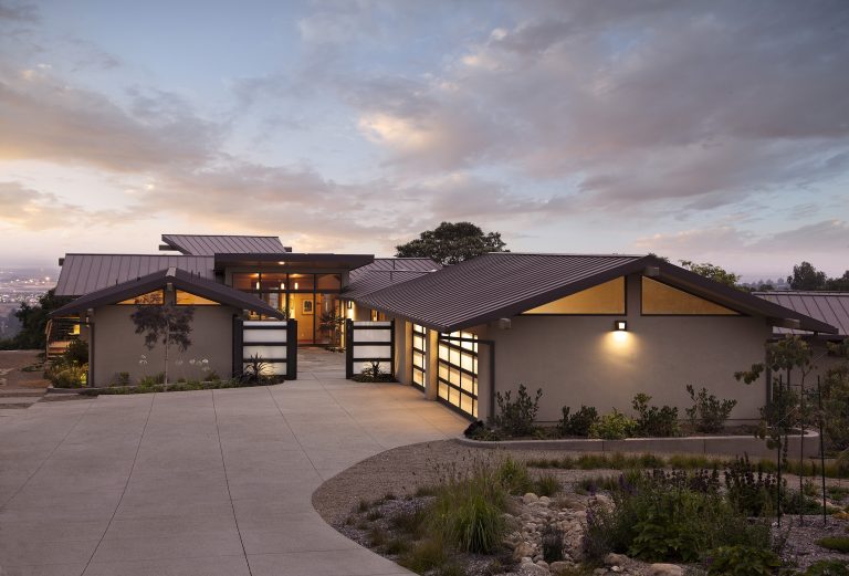 vista del mar ext evening front smll 768x521